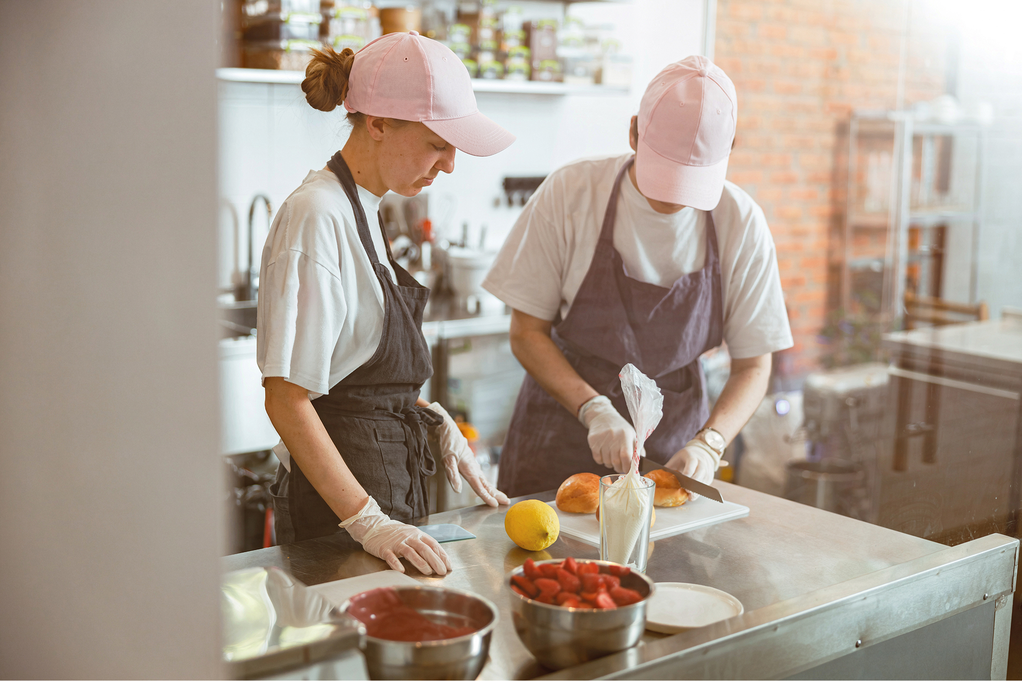 Personal culinario en acción